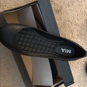 Mia flats